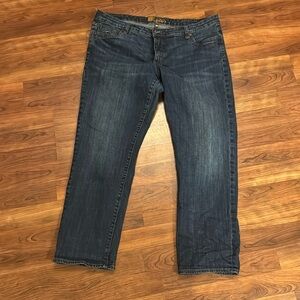 Women’s size 18 W straight legged pants 28 inch inseam